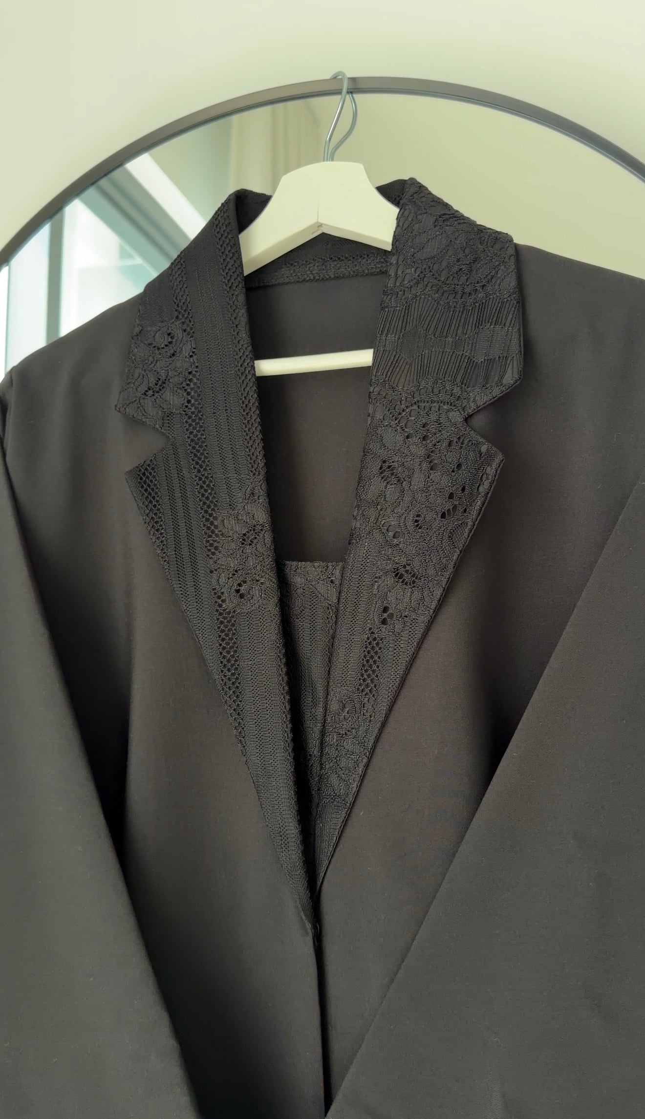 Zahra lace abaya